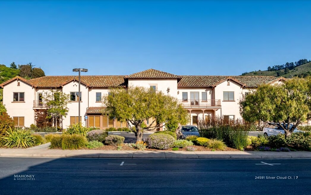24591 Silver Cloud Ct, Monterey, CA à louer Photo principale– Image 1 sur 6
