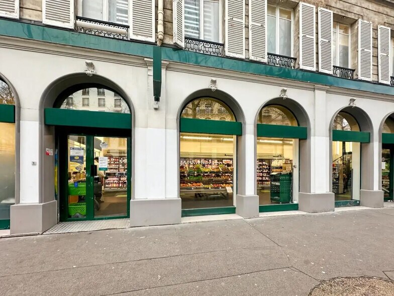 Local commercial dans Paris à louer - Photo de l’immeuble – Image 3 sur 9