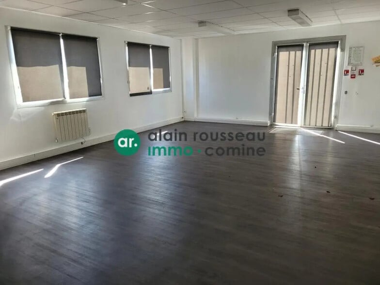 Local d’activités dans La Chapelle-sur-Erdre à louer - Photo de l’immeuble – Image 3 sur 6