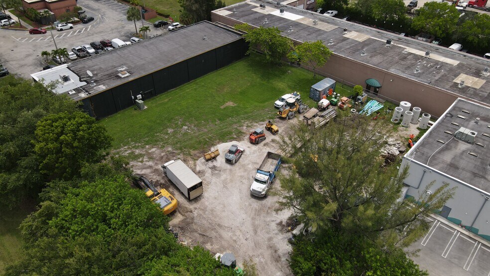 NW 108th & NW 20th St ave, Miami, FL à vendre - Aérien – Image 1 sur 2