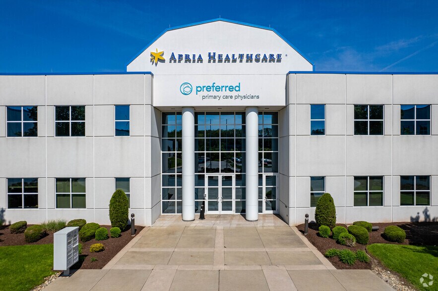 701 Technology Dr, Canonsburg, PA à louer - Photo de l’immeuble – Image 3 sur 12