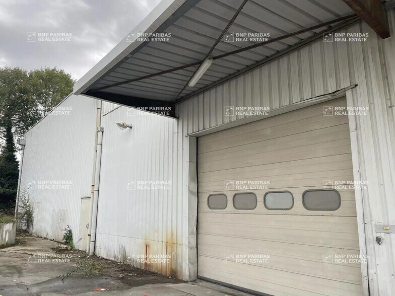 Local d'activités dans Orvault à vendre - Photo de l’immeuble – Image 3 sur 7