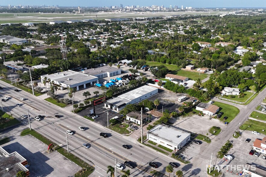 388 S Military Trl, West Palm Beach, FL à louer - Photo de l’immeuble – Image 2 sur 3