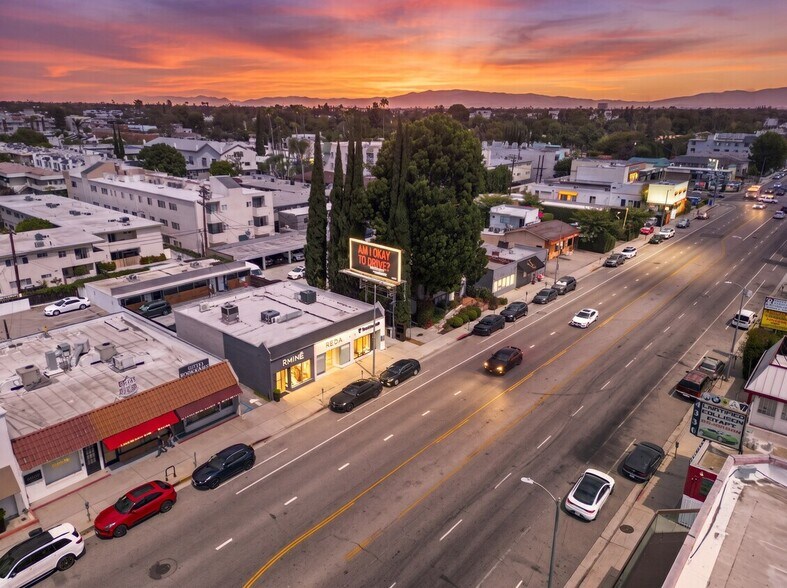 4325-4327 Woodman Ave, Sherman Oaks, CA à louer - Photo de l’immeuble – Image 3 sur 8