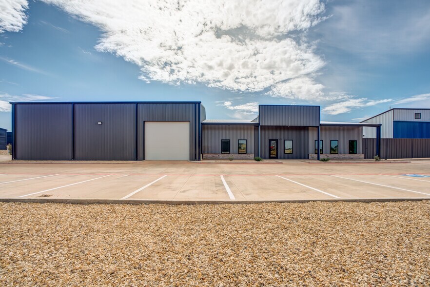 3205 118th St, Lubbock, TX à louer - Photo de l’immeuble – Image 2 sur 33