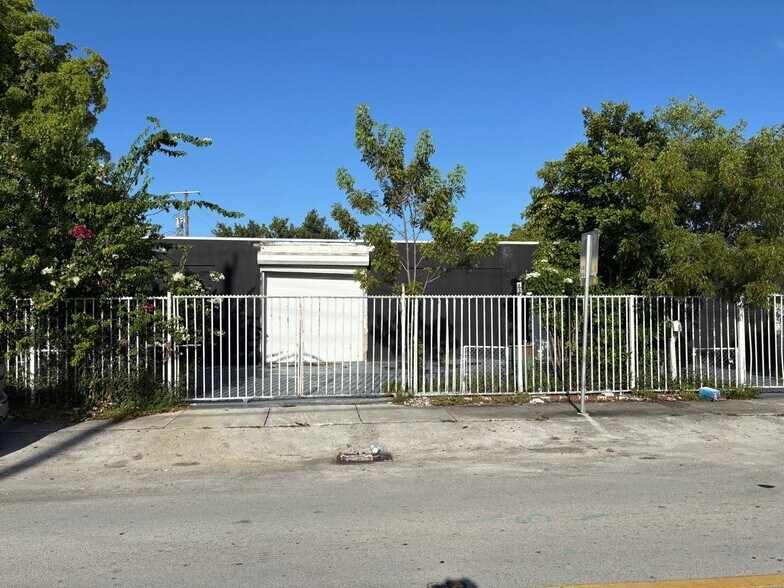 1085 NW 62nd St, Miami, FL à vendre - Photo de l’immeuble – Image 2 sur 18