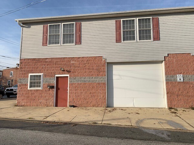 327 6th Ave, Wilmington, DE à louer Photo principale– Image 1 sur 5