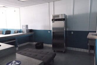 2521-2525 N Grand Ave, Santa Ana, CA à louer Photo intérieure– Image 1 sur 3