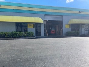 4990 SW 52nd St, Fort Lauderdale, FL à louer Photo de l’immeuble– Image 1 sur 7