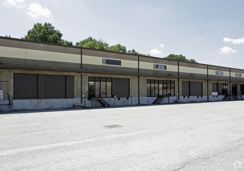 2093 Thomas Rd, Memphis, TN à louer - Photo de l’immeuble – Image 3 sur 5