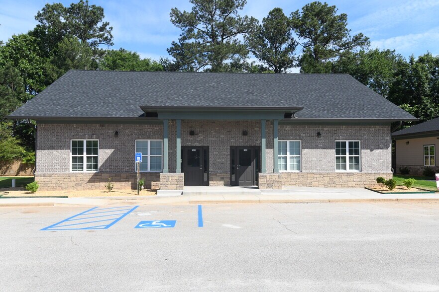367 Athens Hwy, Loganville, GA à louer - Photo de l’immeuble – Image 3 sur 9
