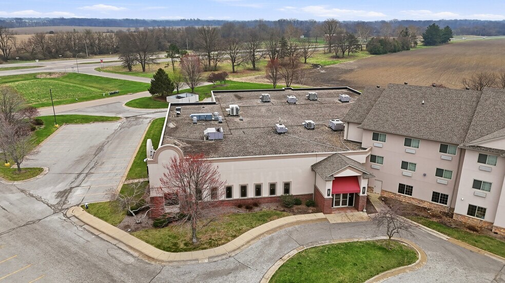 1780 Stonegate Center Dr, Burlington, IA à louer - Photo de l’immeuble – Image 2 sur 4