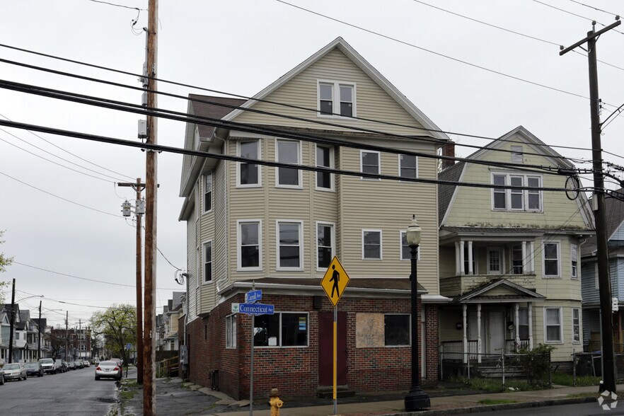 724 Connecticut Ave, Bridgeport, CT à louer - Photo de l’immeuble – Image 2 sur 5