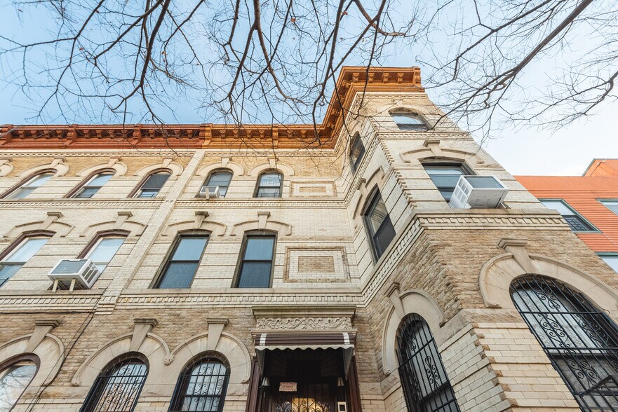 898 Hancock St, Brooklyn, NY à vendre - Photo de l’immeuble – Image 3 sur 32
