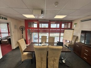 Claylands Rd, Bishops Waltham à louer Photo intérieure– Image 2 sur 11