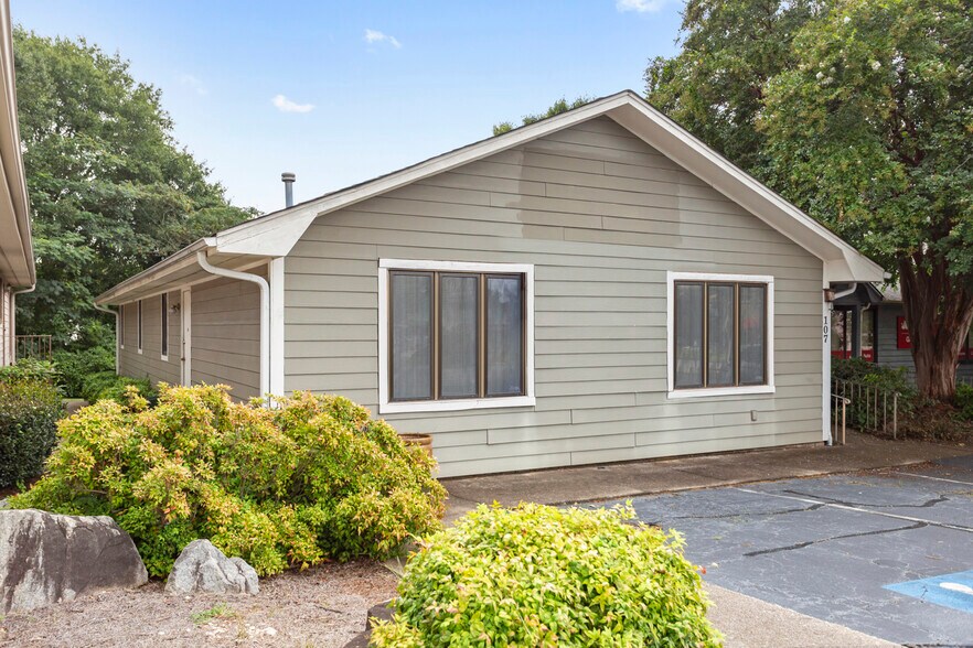 107 N Earle St, Walhalla, SC à vendre - Photo de l’immeuble – Image 2 sur 26