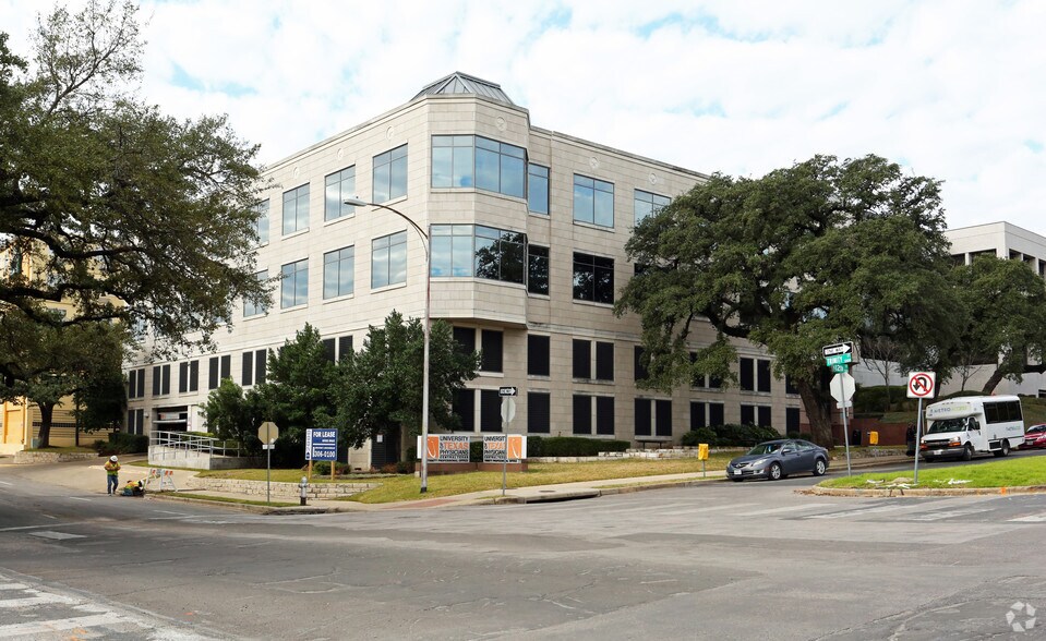 313 12th St E, Austin, TX à louer - Photo de l’immeuble – Image 1 sur 4