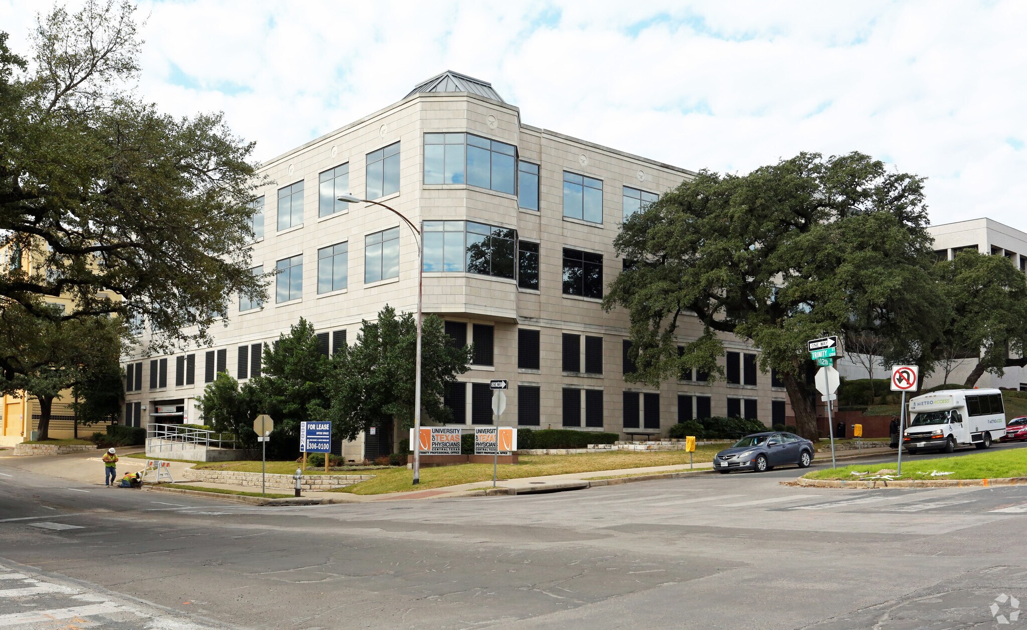 313 12th St E, Austin, TX à louer Photo de l’immeuble– Image 1 sur 5