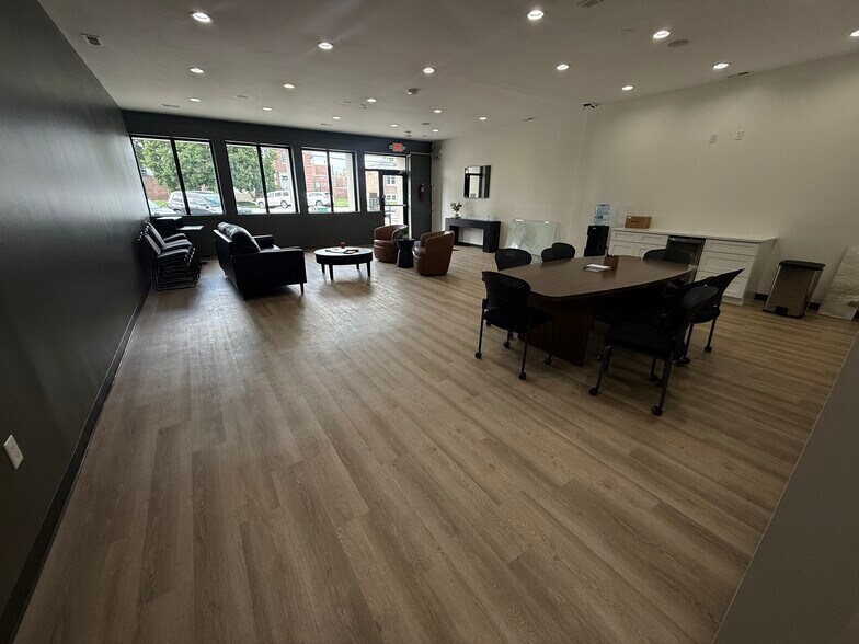 5324-5326 W 16th St, Indianapolis, IN à louer - Photo de l’immeuble – Image 3 sur 8