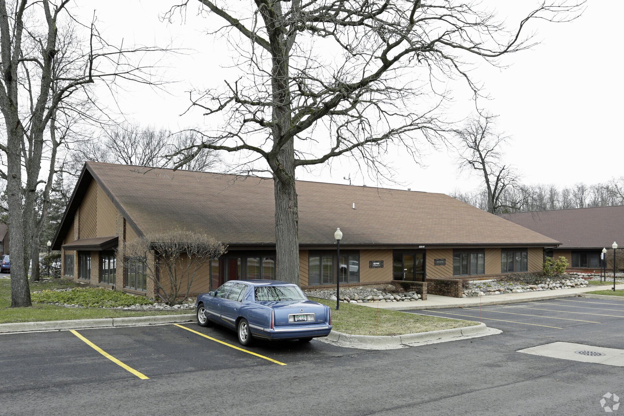 5090-5096 Lovers Ln, Kalamazoo, MI à vendre Photo principale– Image 1 sur 6