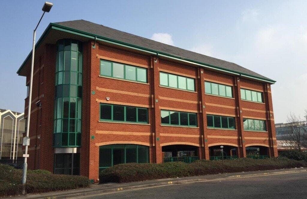 5 Mondial Way, Hayes à louer Photo de l’immeuble– Image 1 sur 8