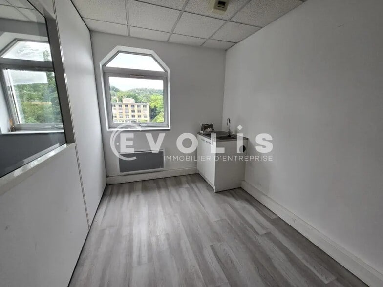 Bureau dans Orsay à louer - Photo intérieure – Image 2 sur 8
