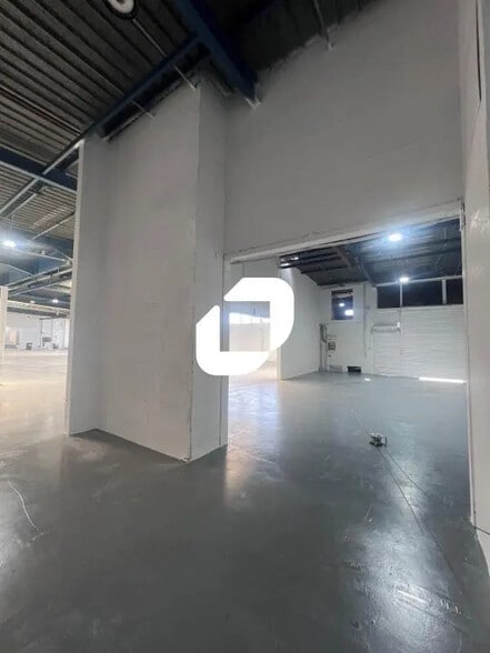 Local d’activités dans Meaux à louer - Photo intérieure – Image 2 sur 3