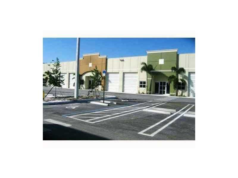 2061 NW 112th Ave, Miami, FL à louer Photo principale– Image 1 sur 25