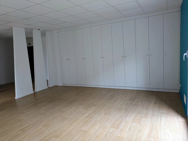 Bureau dans Auray à louer - Photo intérieure – Image 2 sur 7