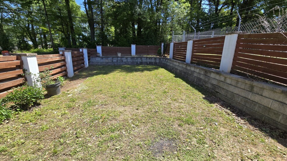 748 NE Lawrence St, Marietta, GA à vendre - Photo de l’immeuble – Image 3 sur 16