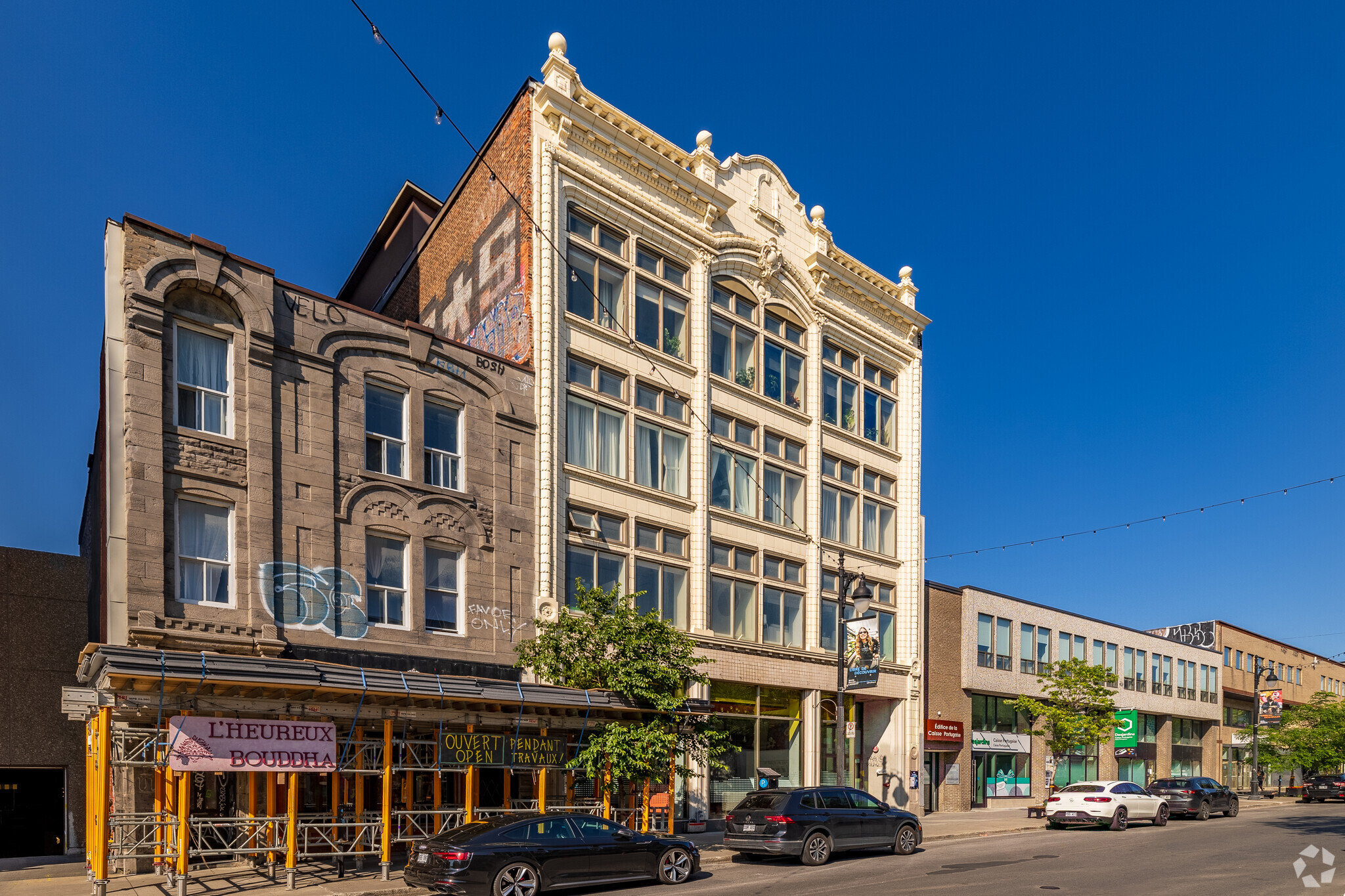 4238 Boul Saint-Laurent, Montréal, QC à vendre Photo principale– Image 1 sur 18