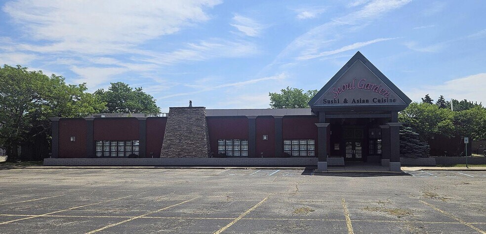 3321 28th St SE, Grand Rapids, MI à louer - Photo principale – Image 2 sur 2