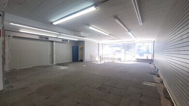 2025 Boul Rosemont, Montréal, QC à louer Photo intérieure– Image 2 sur 11