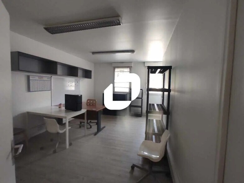 8-10 Rue Henri Dunant, Chevilly-Larue à louer - Photo de l’immeuble – Image 2 sur 17