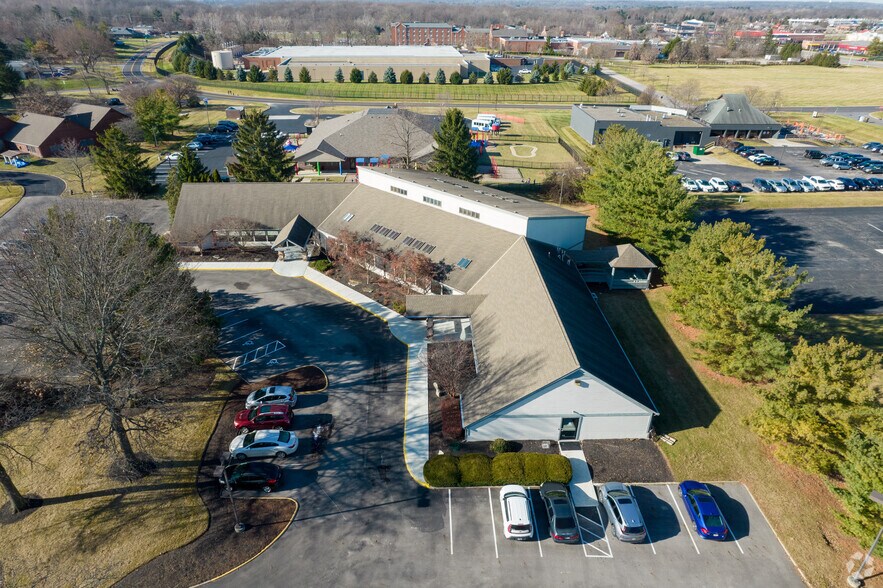 400 Venture Dr, Lewis Center, OH à louer - Aérien – Image 3 sur 12