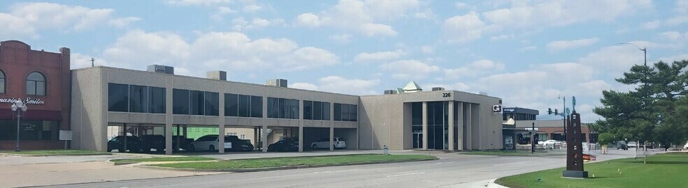226 W Gray St, Norman, OK à louer - Photo de l’immeuble – Image 2 sur 7