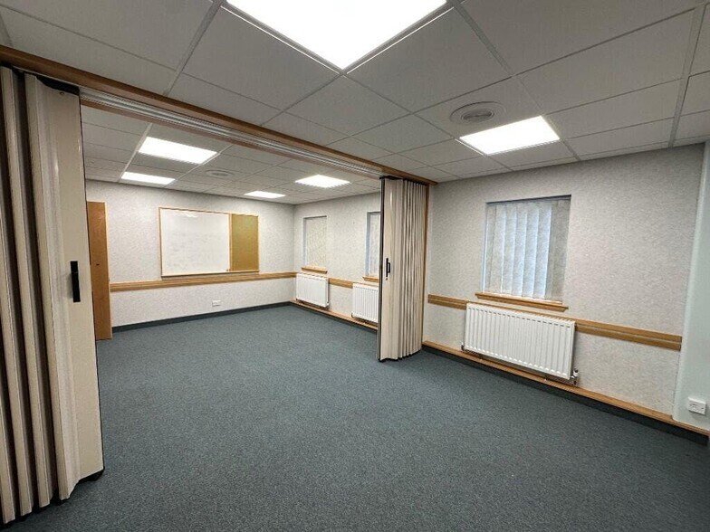 1A Abbotsford Rd, Cumbernauld à louer - Photo de l’immeuble – Image 3 sur 6