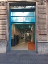Local commercial dans Barcelone, Barcelona à louer Photo de l’immeuble– Image 1 sur 5