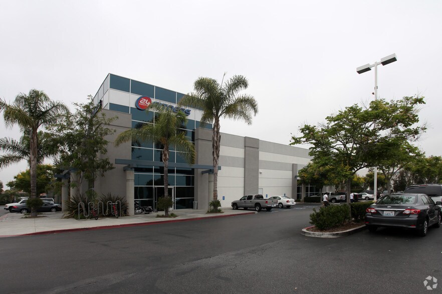 13312 Imperial Hwy, Santa Fe Springs, CA à louer - Photo de l’immeuble – Image 3 sur 4