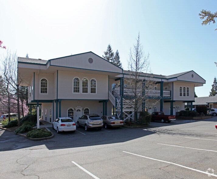 3332 Heights Dr, Cameron Park, CA à louer - Photo principale – Image 1 sur 15