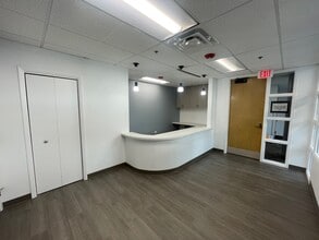 1020 E Ogden Ave, Naperville, IL à louer Photo intérieure– Image 2 sur 14