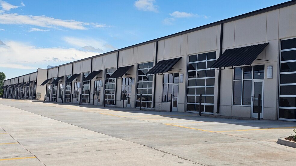 2717 Watermark Blvd, Oklahoma City, OK à louer - Photo de l’immeuble – Image 1 sur 3