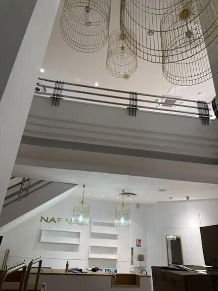 Local commercial dans Paris à louer - Photo de l’immeuble – Image 2 sur 16