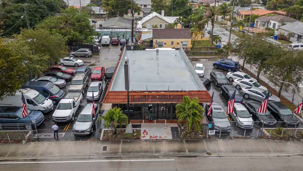 290 NW 27th Ave, Miami, FL à louer - Photo de l’immeuble – Image 3 sur 9