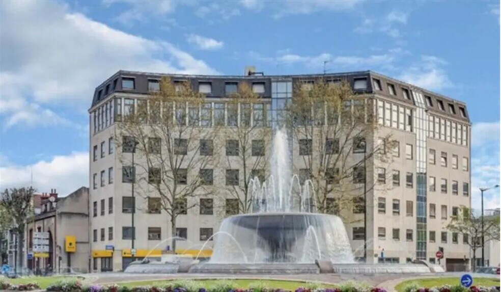 Bureau dans La Garenne-Colombes à louer - Photo de l’immeuble – Image 1 sur 4