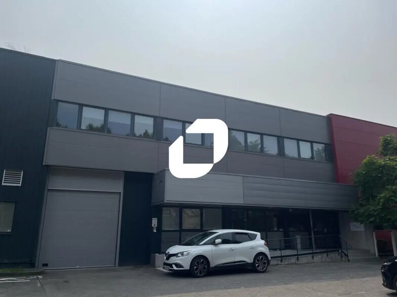 Bureau dans Échirolles à louer - Photo de l’immeuble – Image 1 sur 6