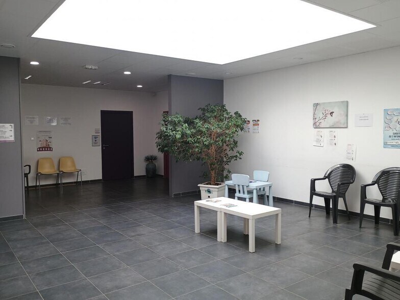 5 Rue Kerkeni, Arbent à louer - Photo intérieure – Image 2 sur 5