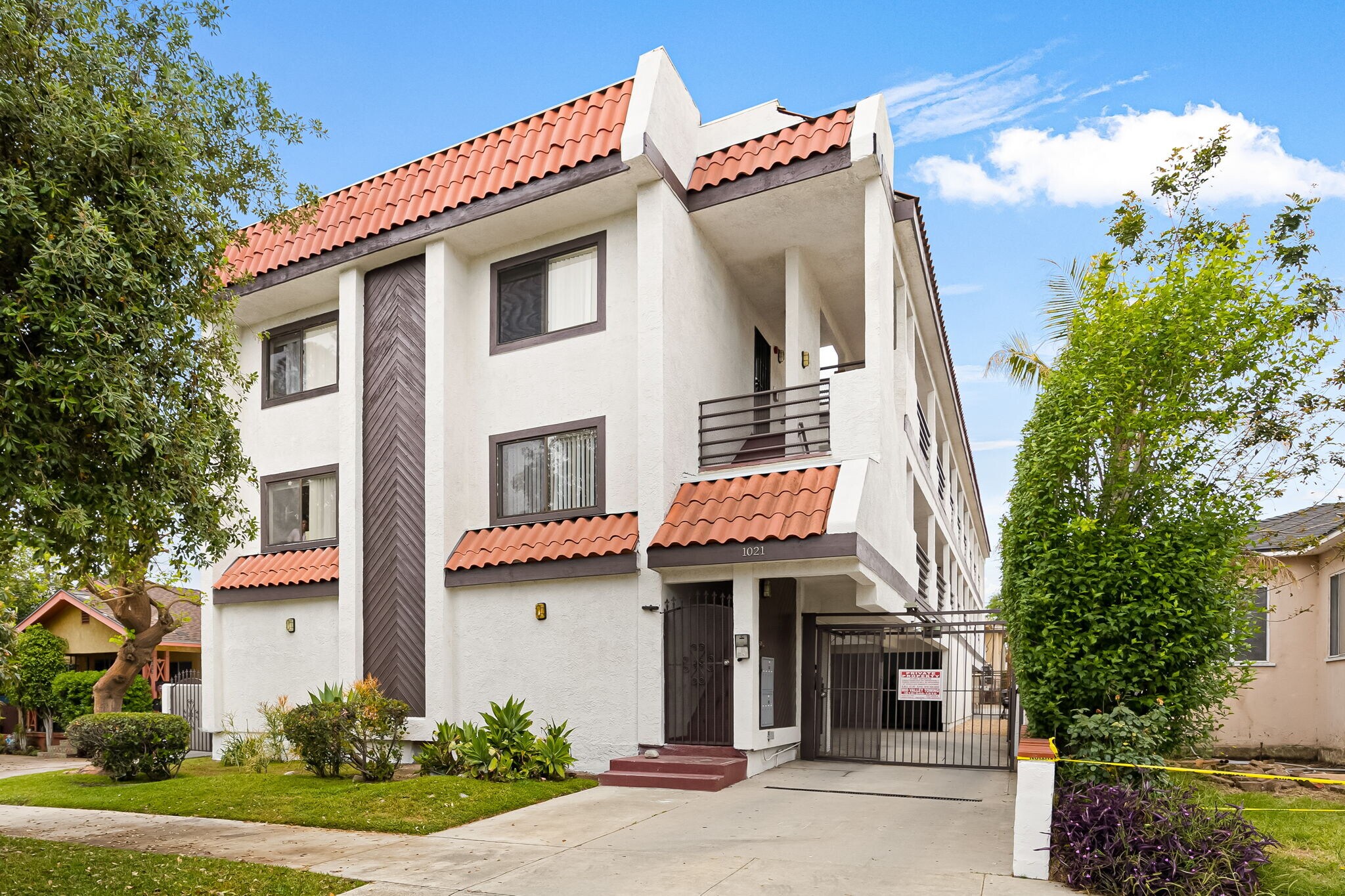 1021 Linden Ave, Glendale, CA à vendre Photo de l’immeuble– Image 1 sur 12