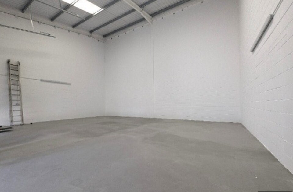 Arndale Rd, Littlehampton, WSX BN17 7GA - Lot o - - Photo intérieure - Image 2 of 2