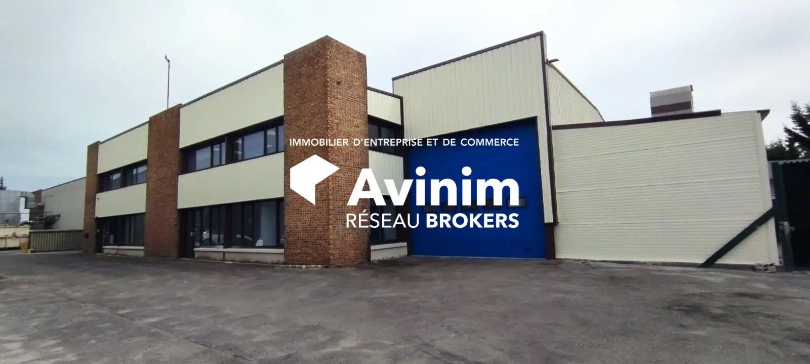 Local d'activités dans Fontenay-en-Parisis à vendre Photo de l’immeuble– Image 1 sur 9